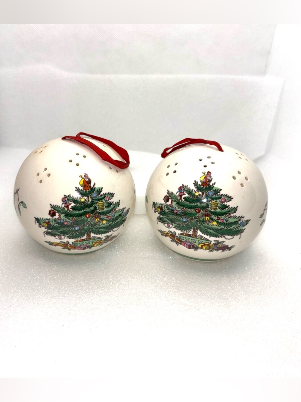 Set Of 2 Spode Porcelain Pomander Ball Xmas Ornament Potpourri Vintage 3.25"